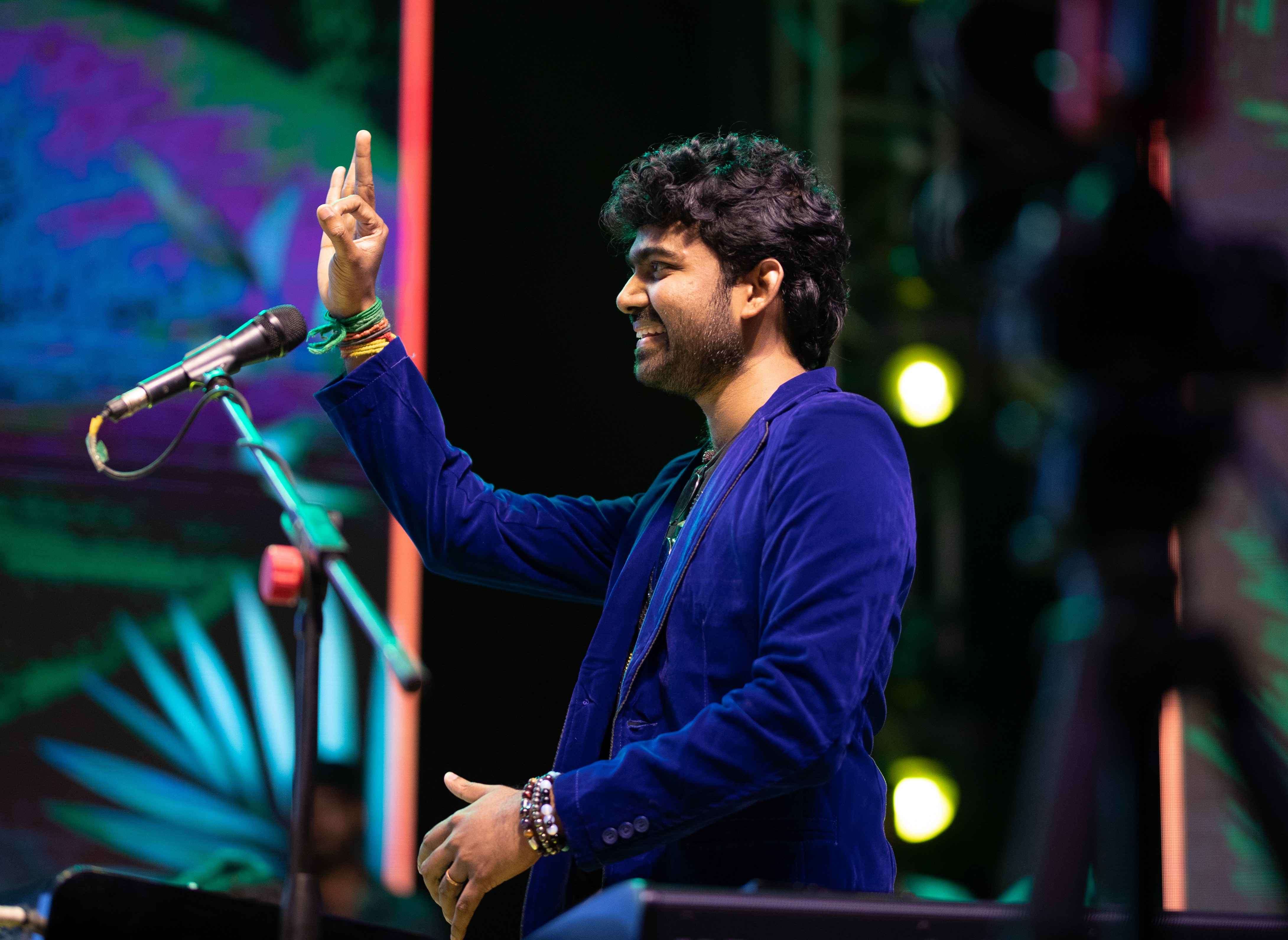 KARTHIK DEVARAJ LIVE